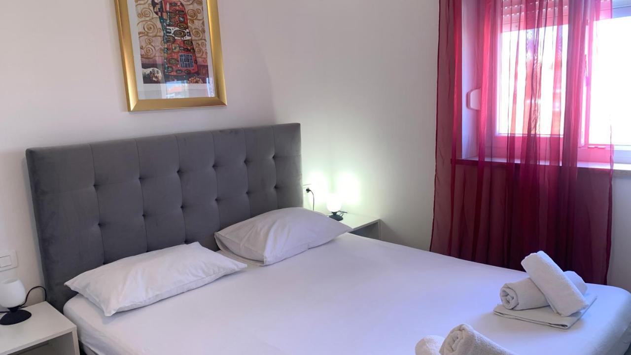 Apartments Istarska Street (Adults Only) Сплит Екстериор снимка