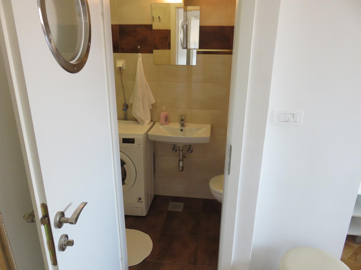 Apartments Istarska Street (Adults Only) Сплит Екстериор снимка