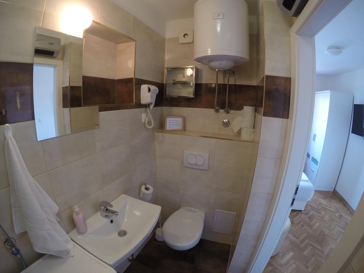 Apartments Istarska Street (Adults Only) Сплит Екстериор снимка