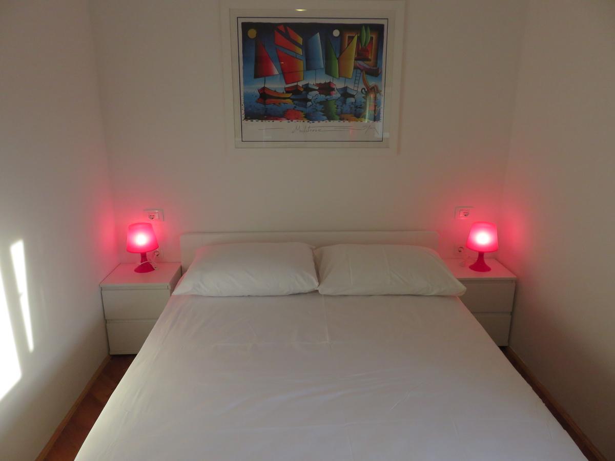 Apartments Istarska Street (Adults Only) Сплит Екстериор снимка