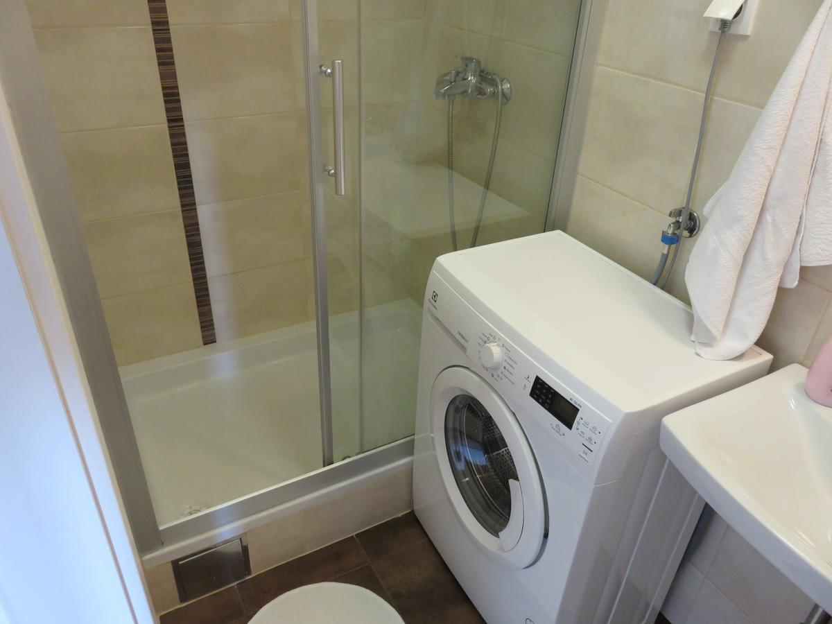 Apartments Istarska Street (Adults Only) Сплит Екстериор снимка